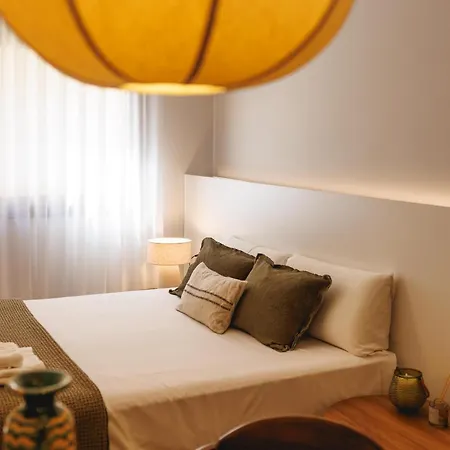 Bravissimo Rei Marti, In The Historic Centre *