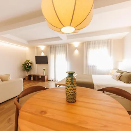 Bravissimo Rei Marti, In The Historic Centre ジローナ